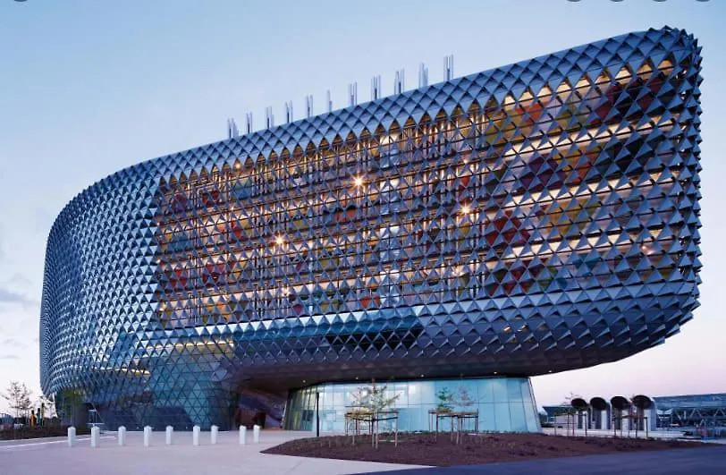 Walk To Central Market Parking Gym&Pool City View Adelaide
